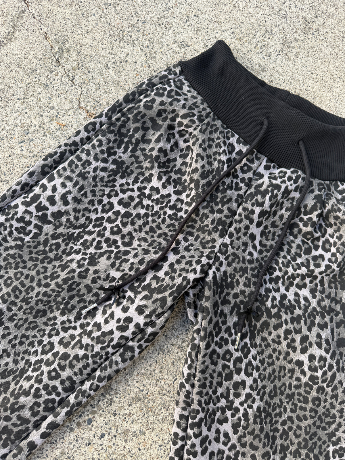 Snow Leopard Plush Sweatpant